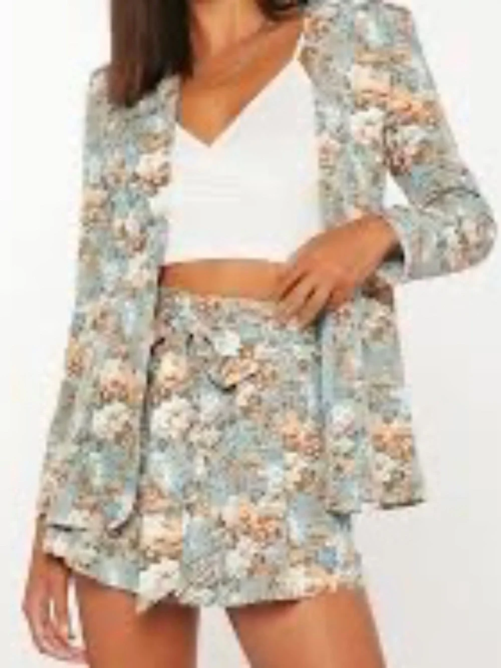 SHEIN Tall Floral Print Blazer & Paperbag Waist Belted Shorts